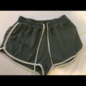 FOREVER21 OLIVE GREEN SHORTS